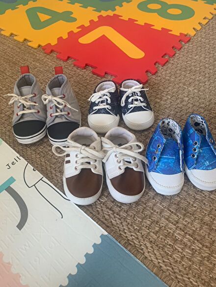 4 adet bebek ayakkabısı