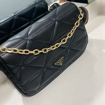 Prada çanta