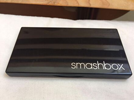 Smashbox Spotlight Aydınlatıcı paleti