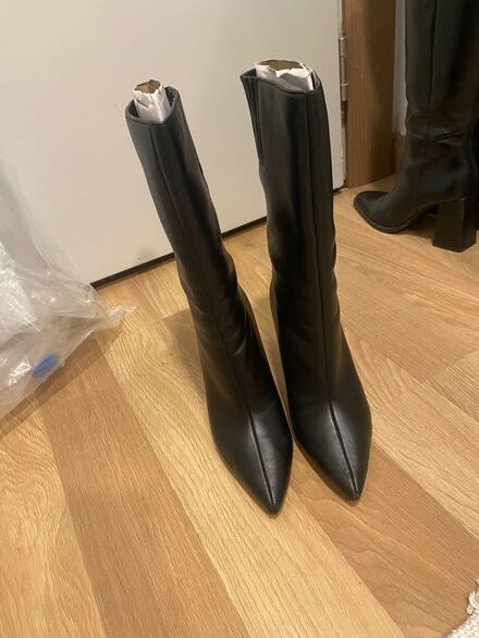 Katy Perry stiletto tarzı deri çizme