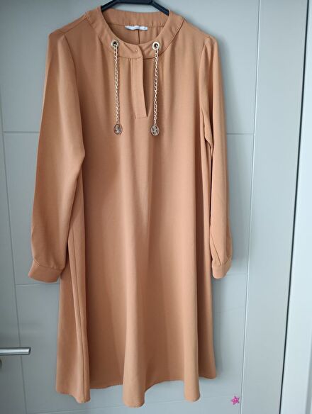 T Armine Zincir Detaylı Tunik