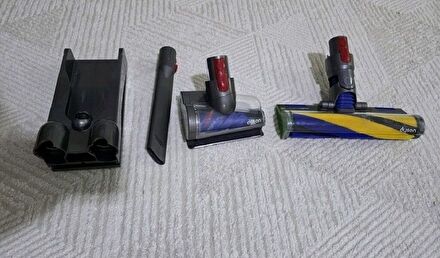 DYSON BAŞLIKLAR SIFIR HİÇ KULLANILMADI