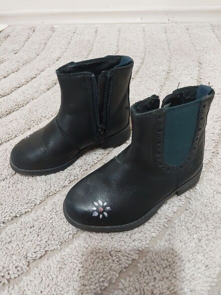 Clarks marka çocuk botu