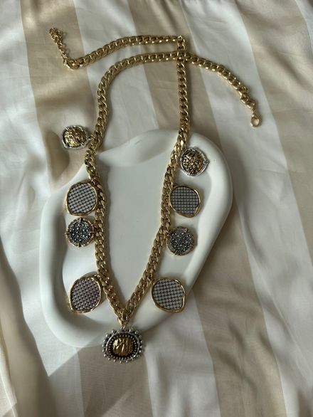 Zara madalyon charmlı uzun gold kolye