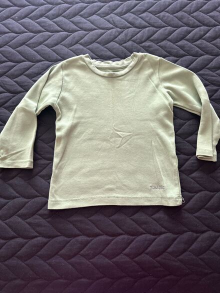 Sweetshirt