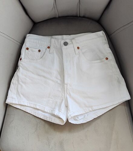 Levi’s 501 Premium Beyaz Şort