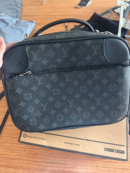 Louis Vuitton Siyah Erkek Çantası