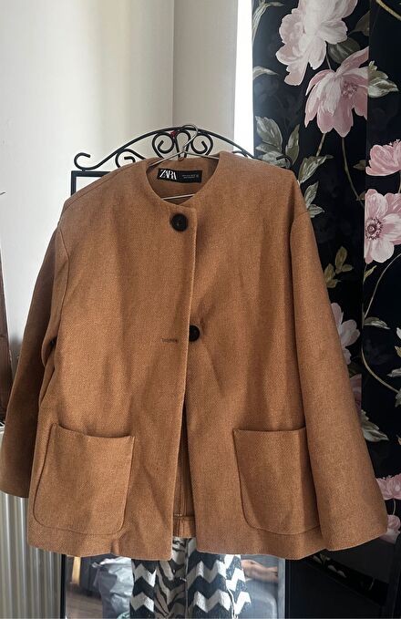 Zara atkılı yün kaban