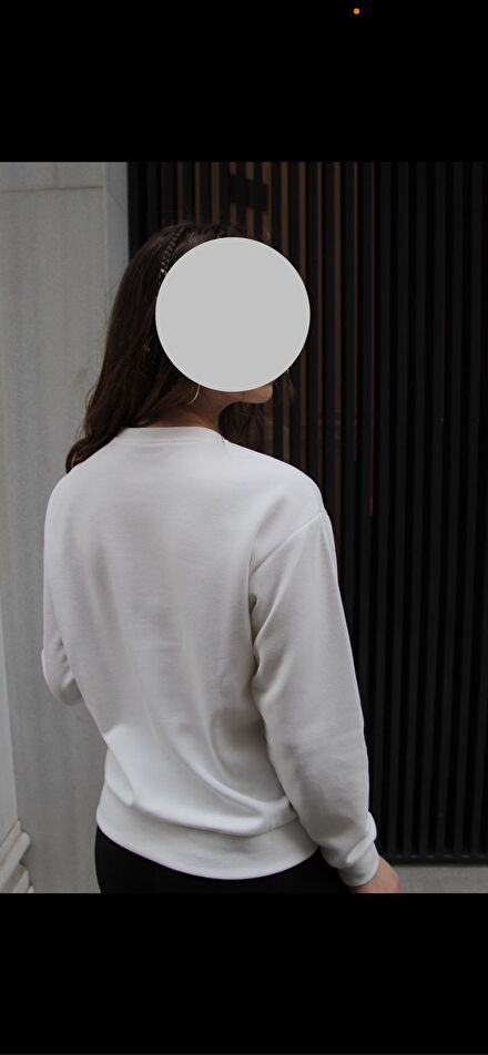 Beyaz Bisiklet Yaka Sweatshirt