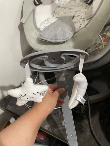 Elele Sallanan Bebek Oyuncağı