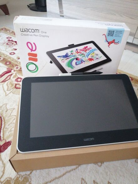 Wacom One Creative Pen Display Tablet