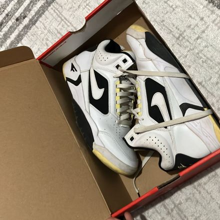 Nike AirFlıght Mid