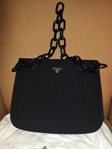 Prada Zincir Askılı Çanta