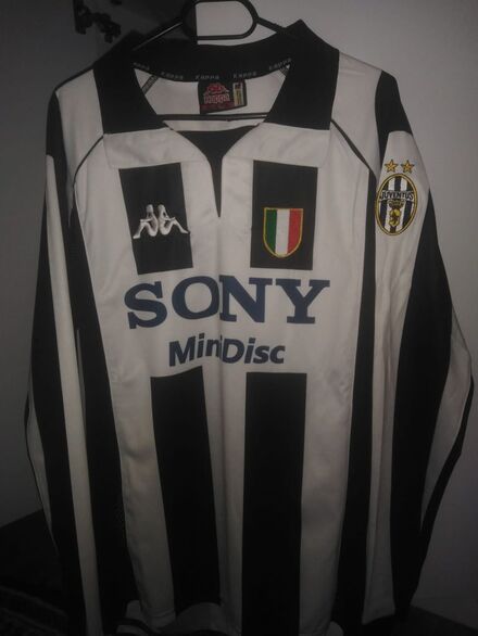 Juventus 1997-98 forması