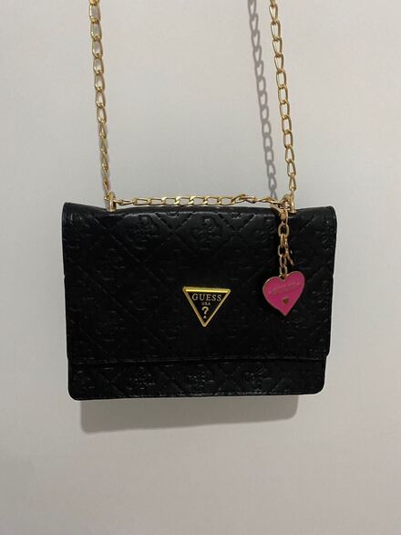 Guess Siyah Askılı Çanta