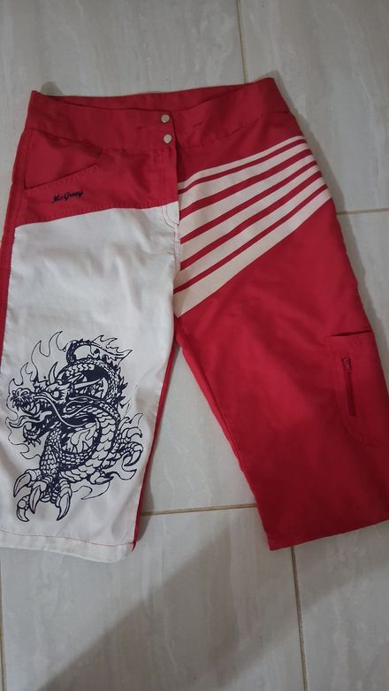 Kırmızı Dragon Baskılı Deniz Şortu