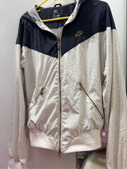 Nike yağmurluk
