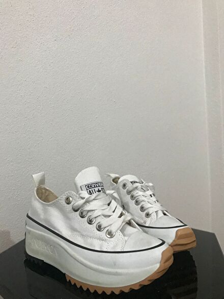 Beyaz Converse Sneaker