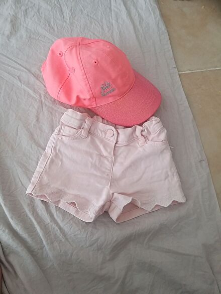 Pembe Şapka ve Şortu