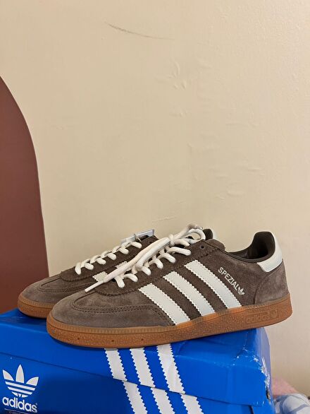 Adidas spezial