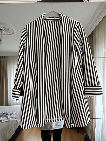 Siyah Beyaz Çizgili Blazer Ceket