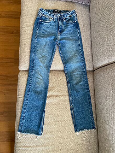 Mavi jeans yırtmaçlı jean pantolon