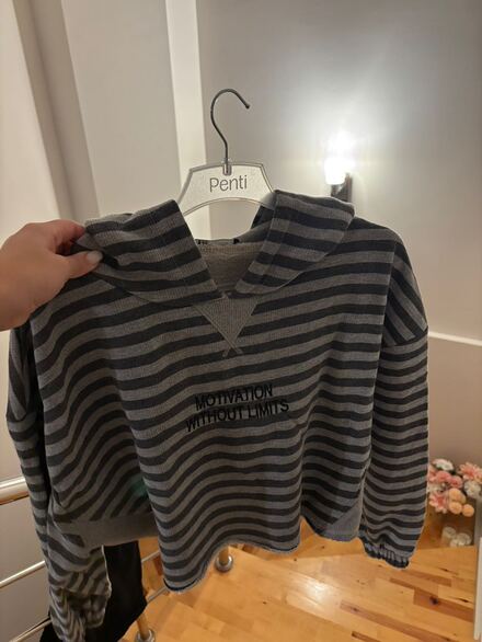 Zara crop sweatshirt