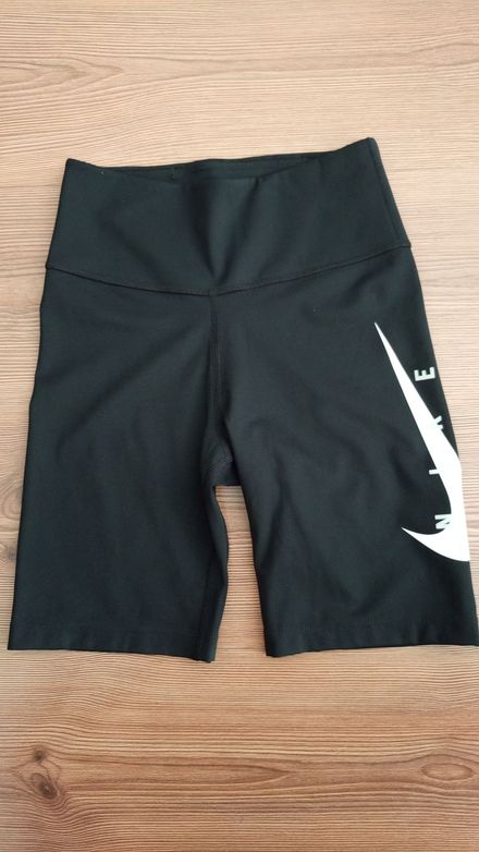 Nike Siyah Spor Kısa Tayt