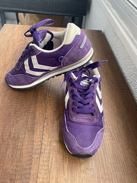 HUMMEL KADIN SPOR AYAKKABI.