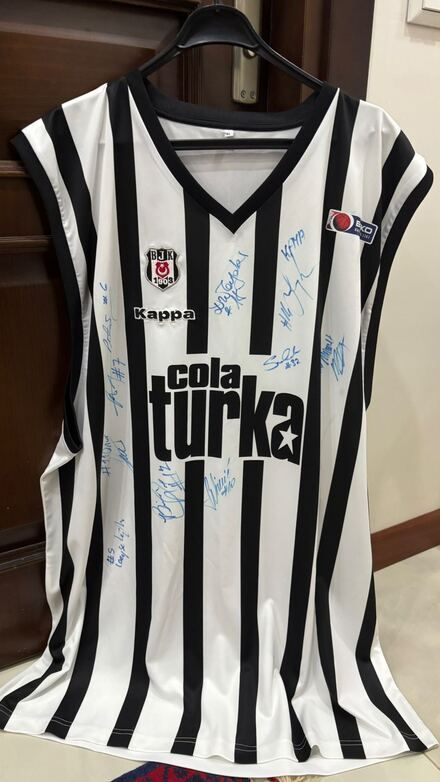 Basketbol forması imzalı