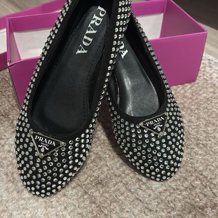 Prada Siyah Taşlı Babet Ayakkabı