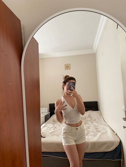 Beyaz Kısa Kollu Crop Bluz