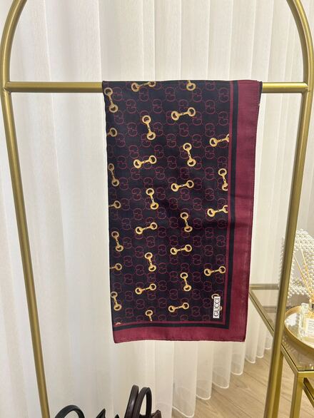 Gucci Desenli soft eşarp