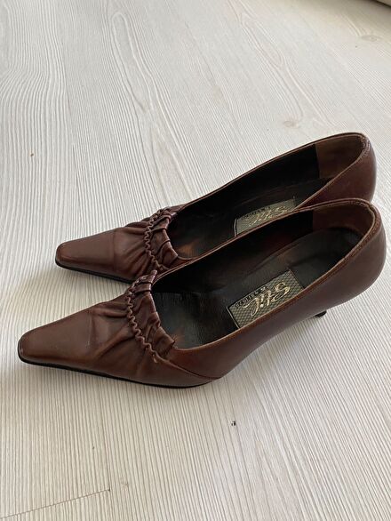 Vintage kahverengi kitty heel topuklu