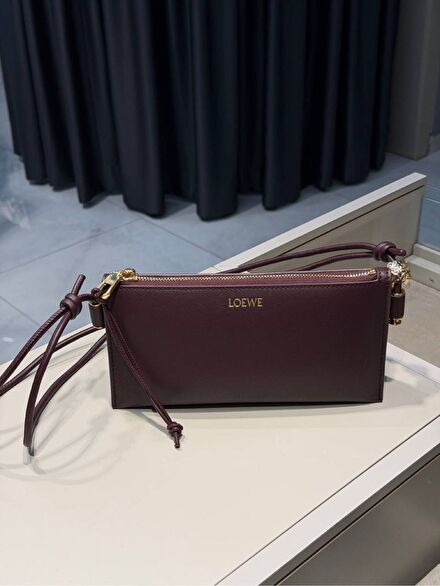 Loewe Deri Askılı Çanta