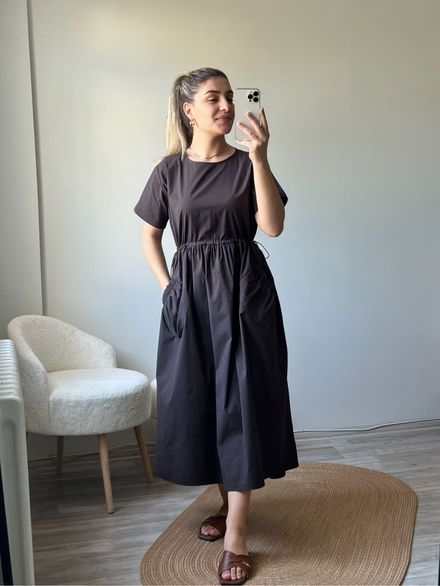 Kahve beli büzgülü midi elbise kadın