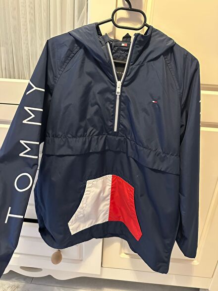 Tommy hilfiger çocuk yagmurluk