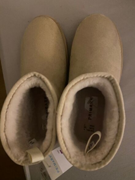 Primark’tan hiç kullanılmamış Ugg