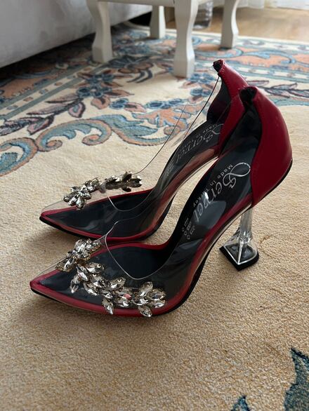 Kırmızı Taşlı Şeffaf Stiletto Ayakkabı