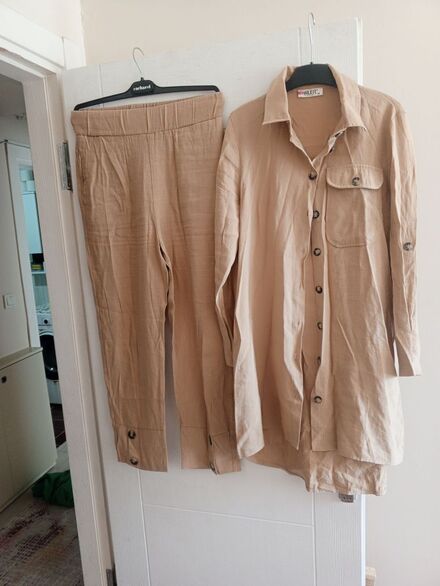 Bej Gömlek ve Pantolon Takım