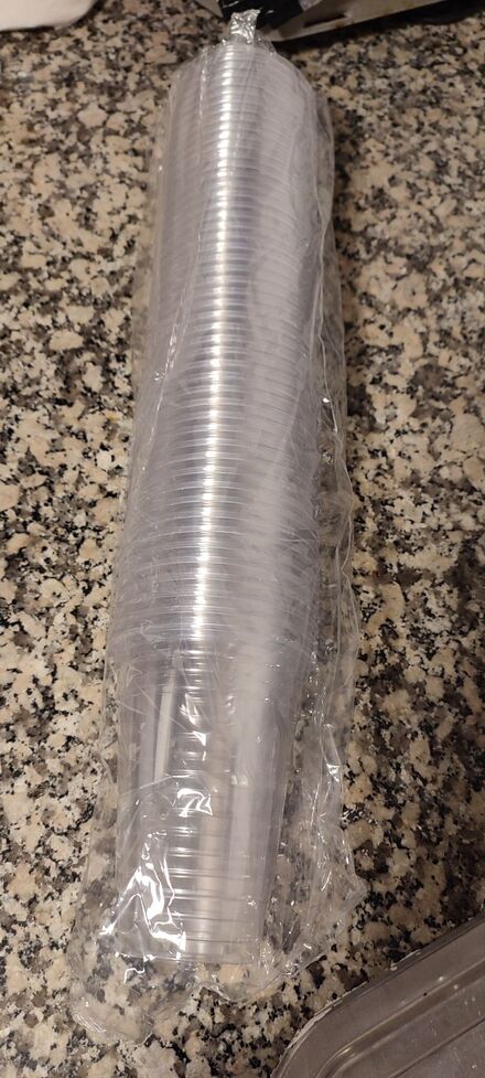 50'li kalın kapaklı 14 oz plastik bardak