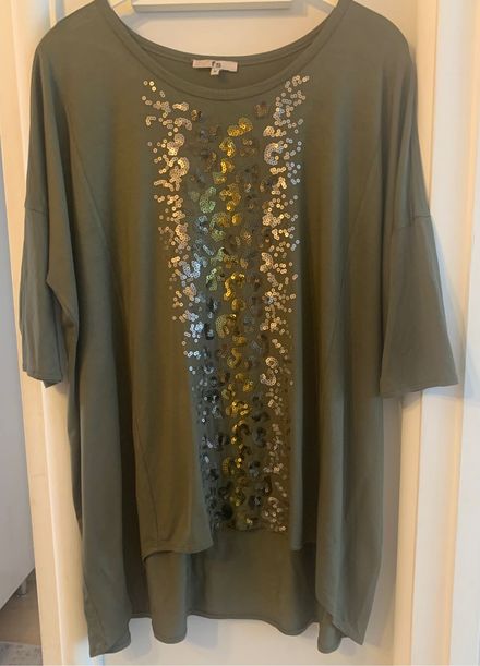 Faik Sönmez Pullu Detaylı Haki Tişört