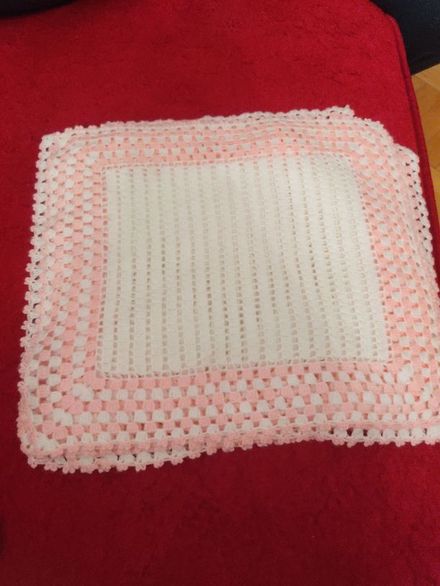 El emeği pembe Beyaz Pecete