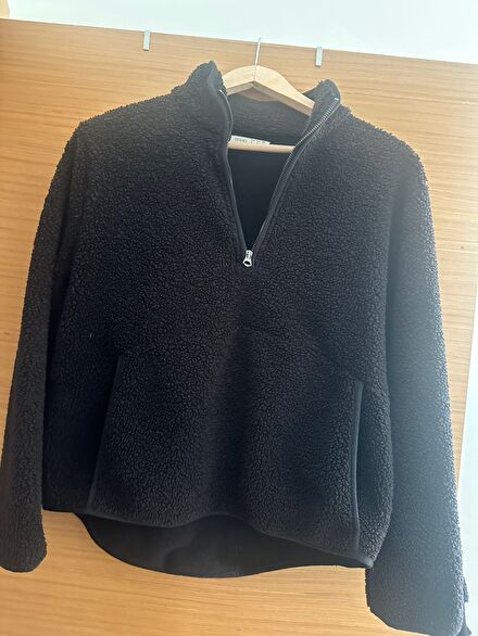 Siyah Fermuarlı Peluş Sweatshirt