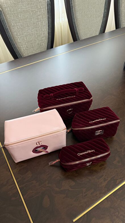 Charlotte Tilbury Makyaj Çantsı