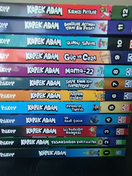 Köpek Adam Kitap Serisi