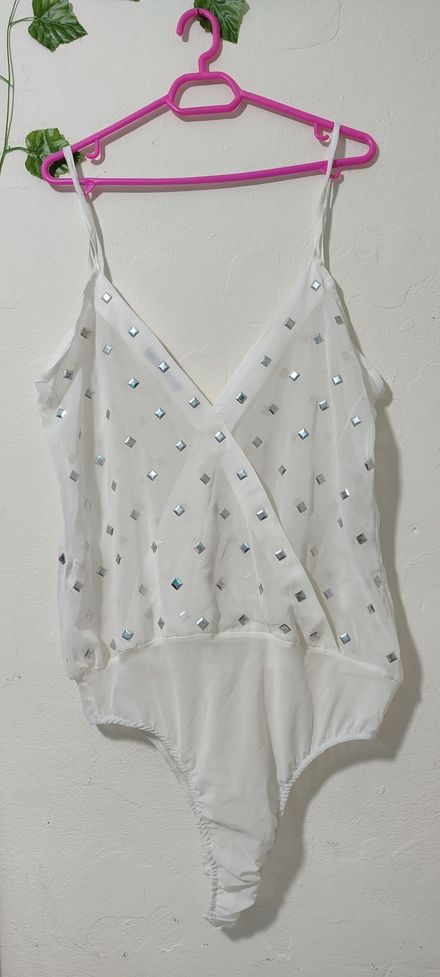 Beyaz Taşlı V Yaka Body
