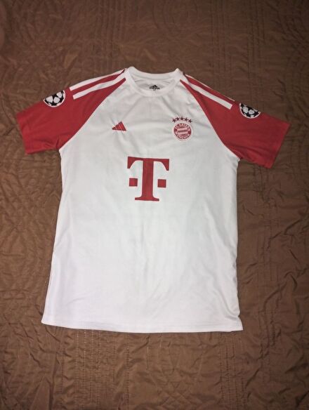 Adidas FC Bayern Münih Forma