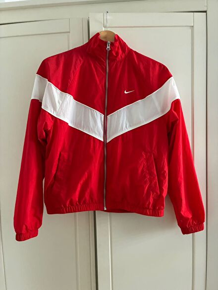 Nike Kırmızı Spor Mont