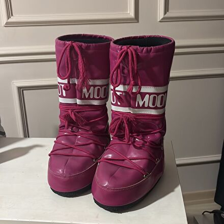 MOONBOOT KAR BOTU